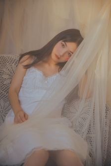 女性乳房